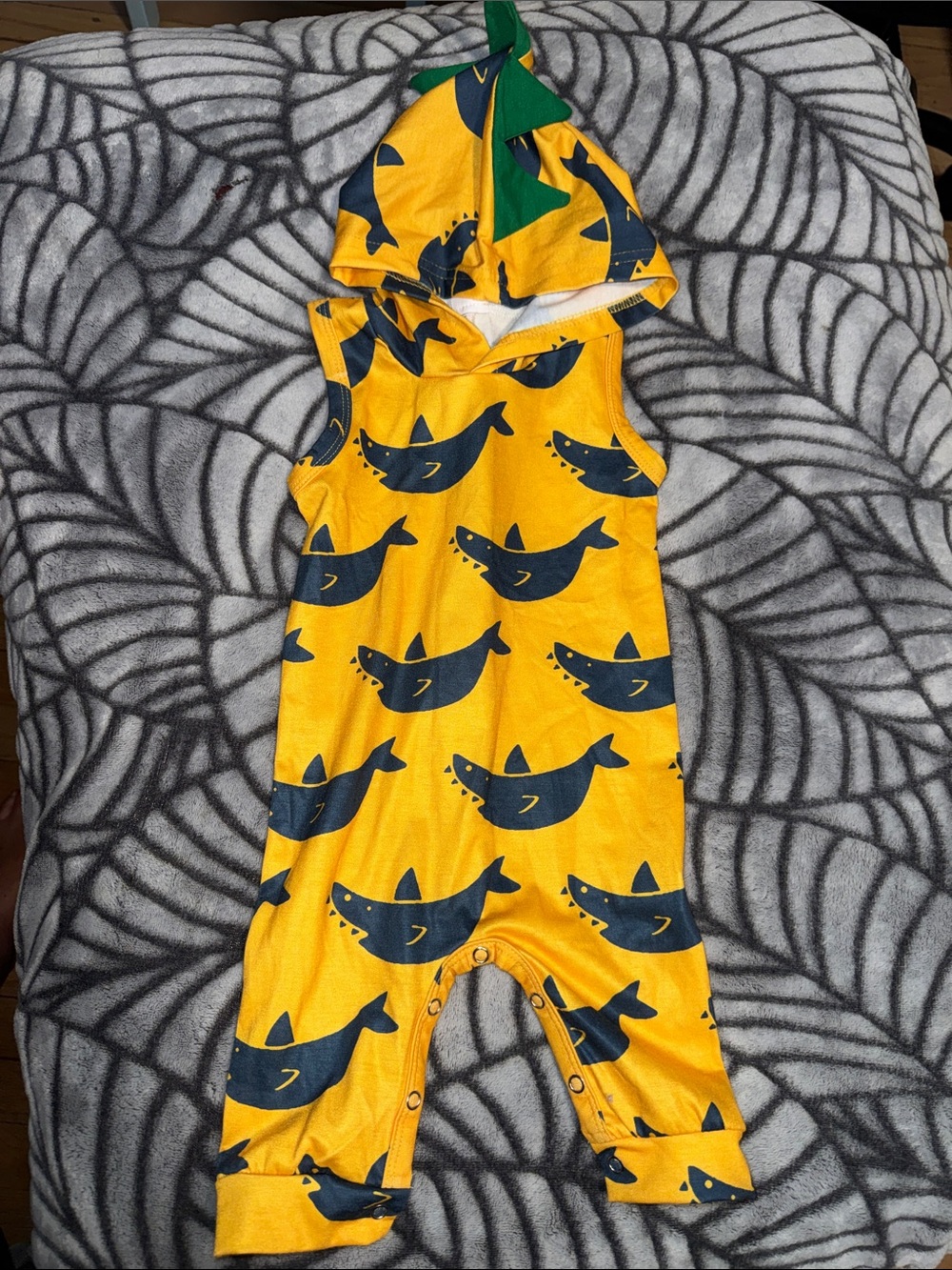 Yellow Baby Shark Romper - 3-6 Months 🦈